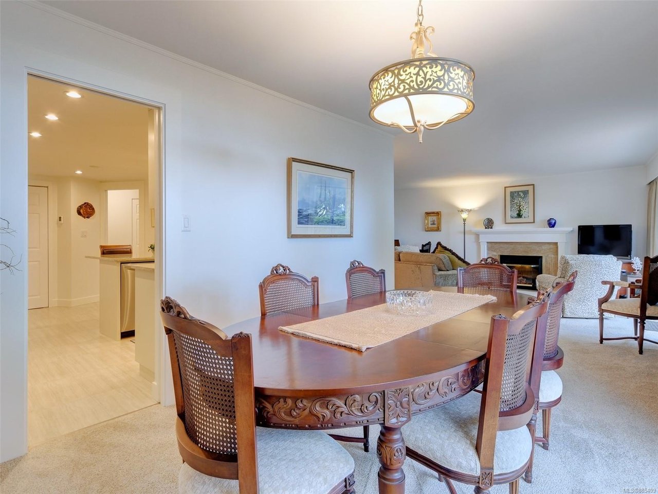 110-1370 Beach Dr