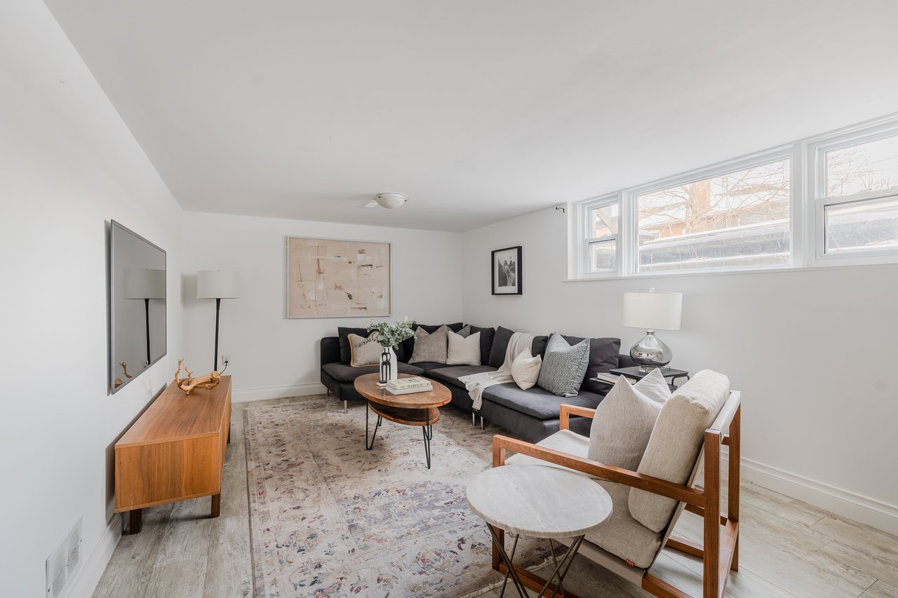 19 Hart Ave