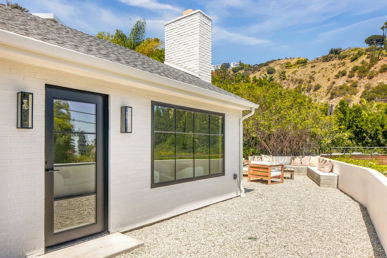 8353 Sunset View Dr