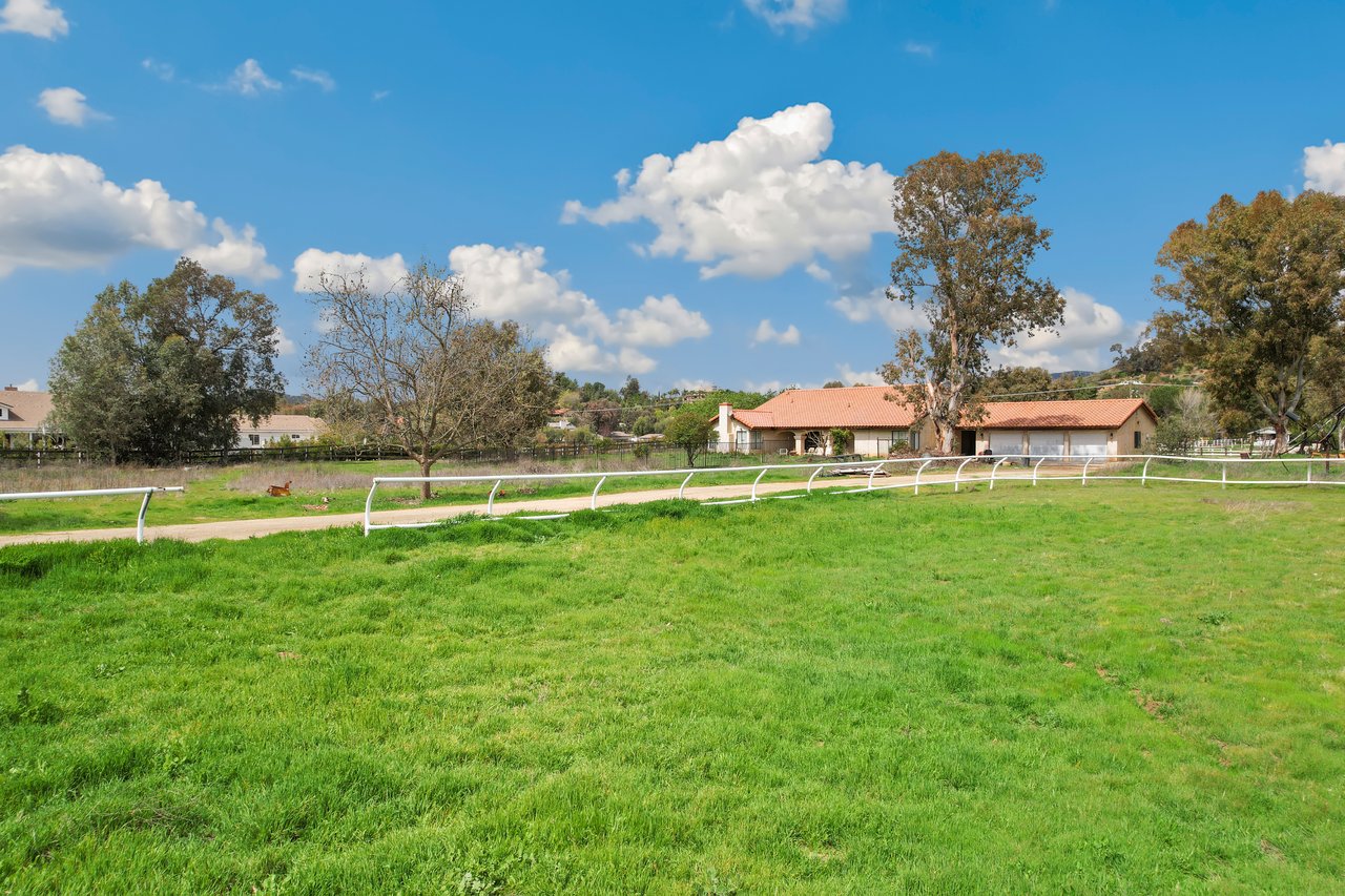 20425 Avenida Castilla