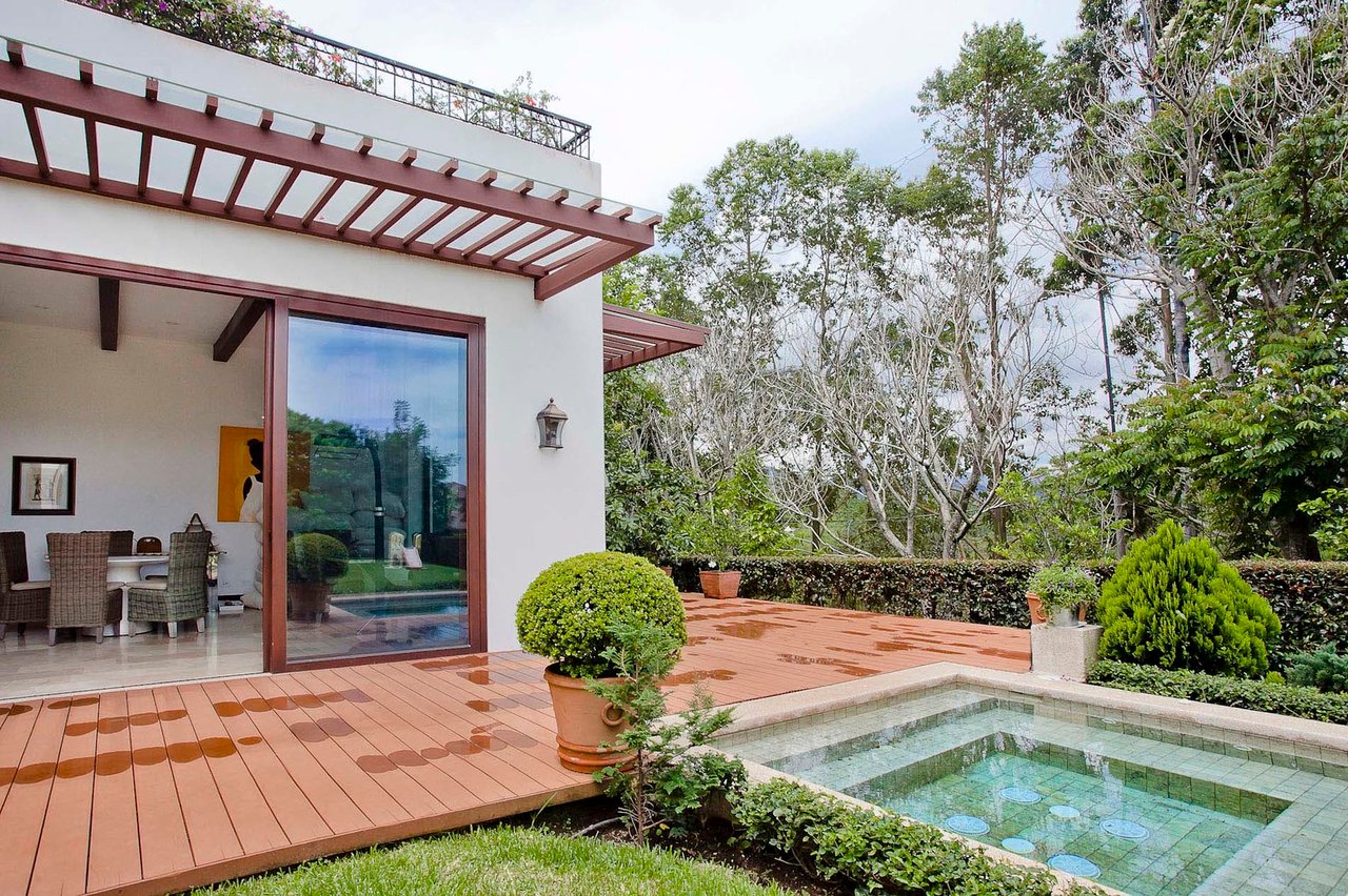 Grand Golf Course Luxury Estate, Curridabat, San Jose