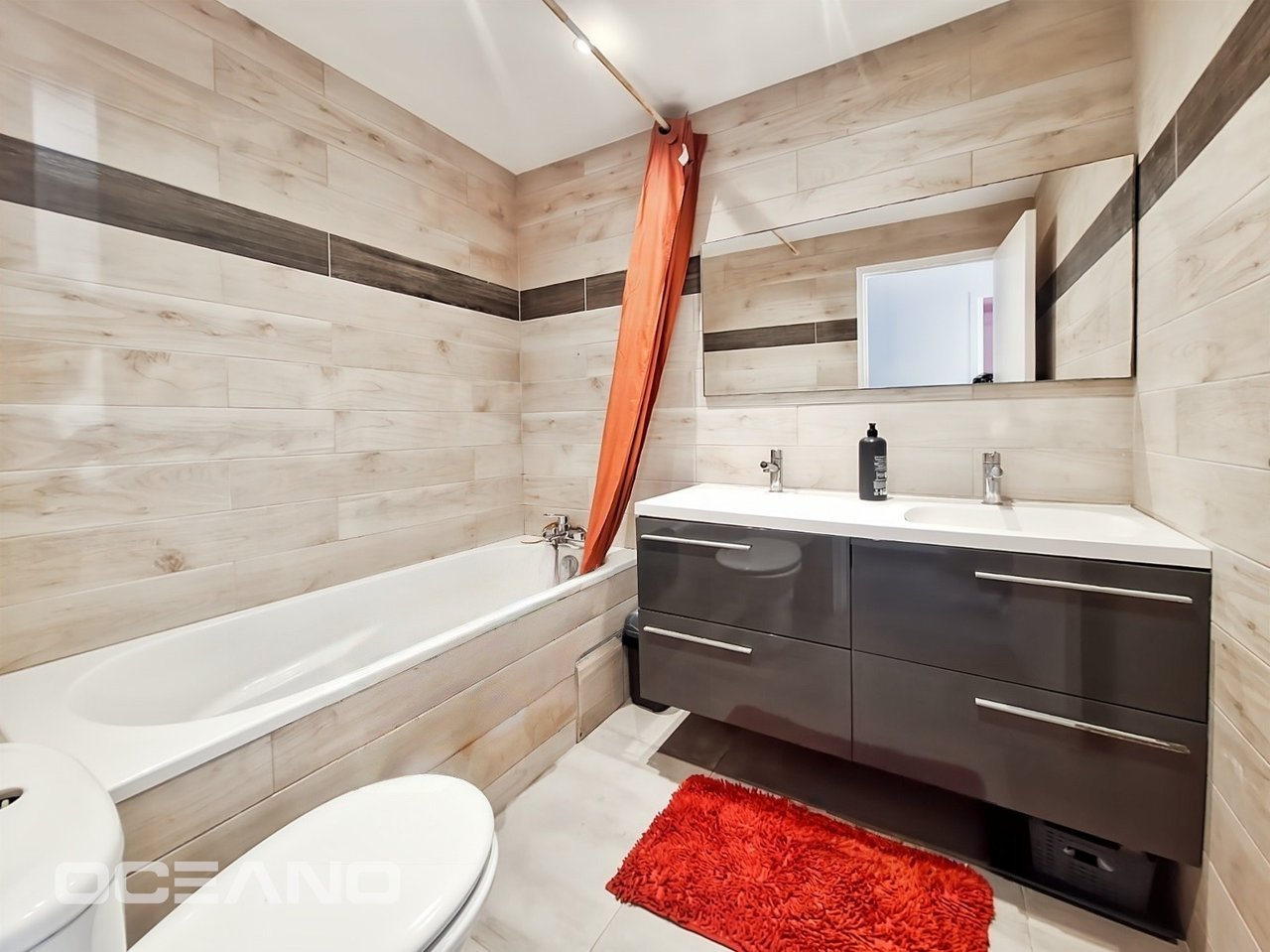 4-bedroom house with garden 