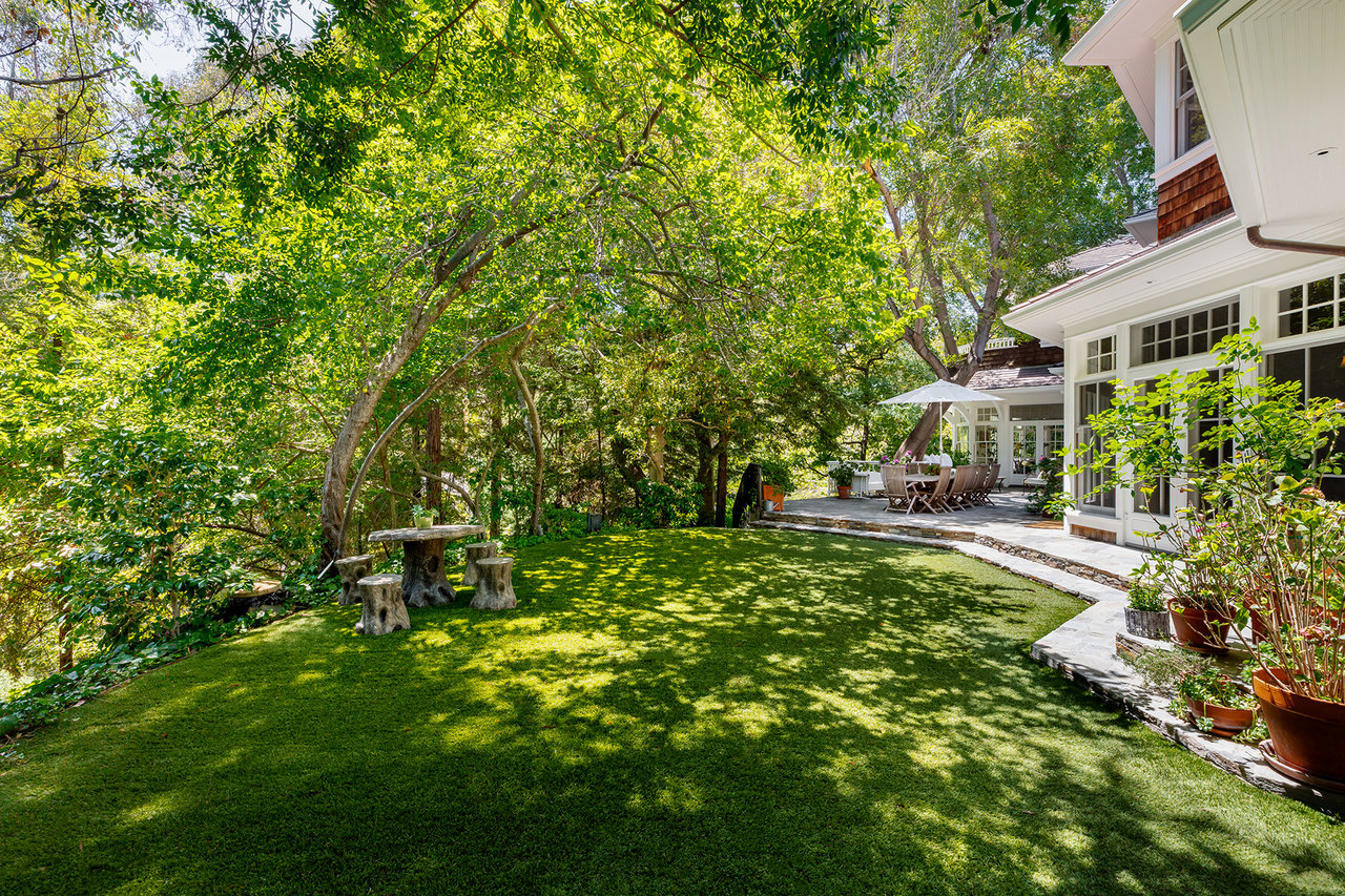 2041 Mandeville Canyon Road