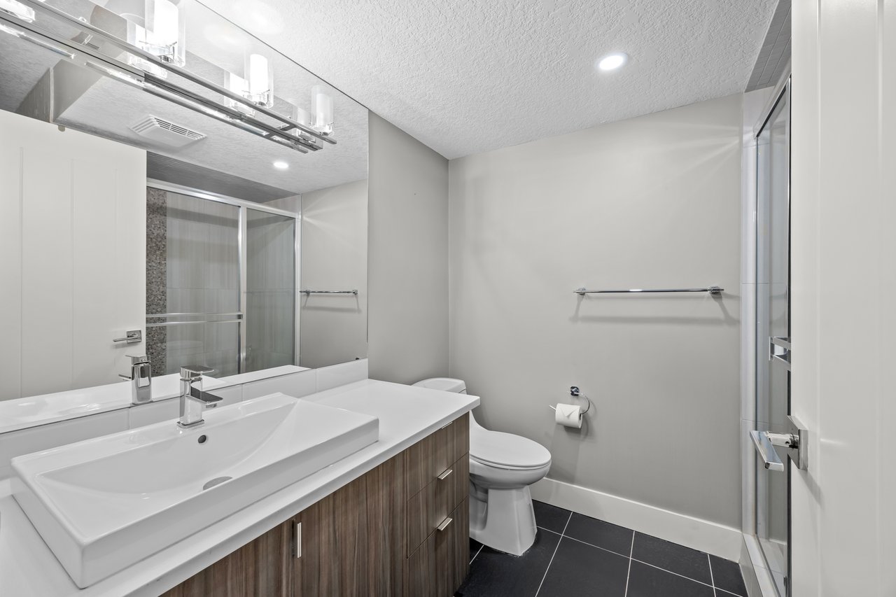 1728 36 Avenue SW Unit: 2