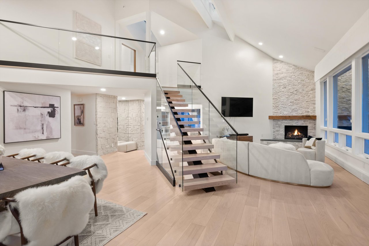 Designer Living with Unmatched Mountain Views