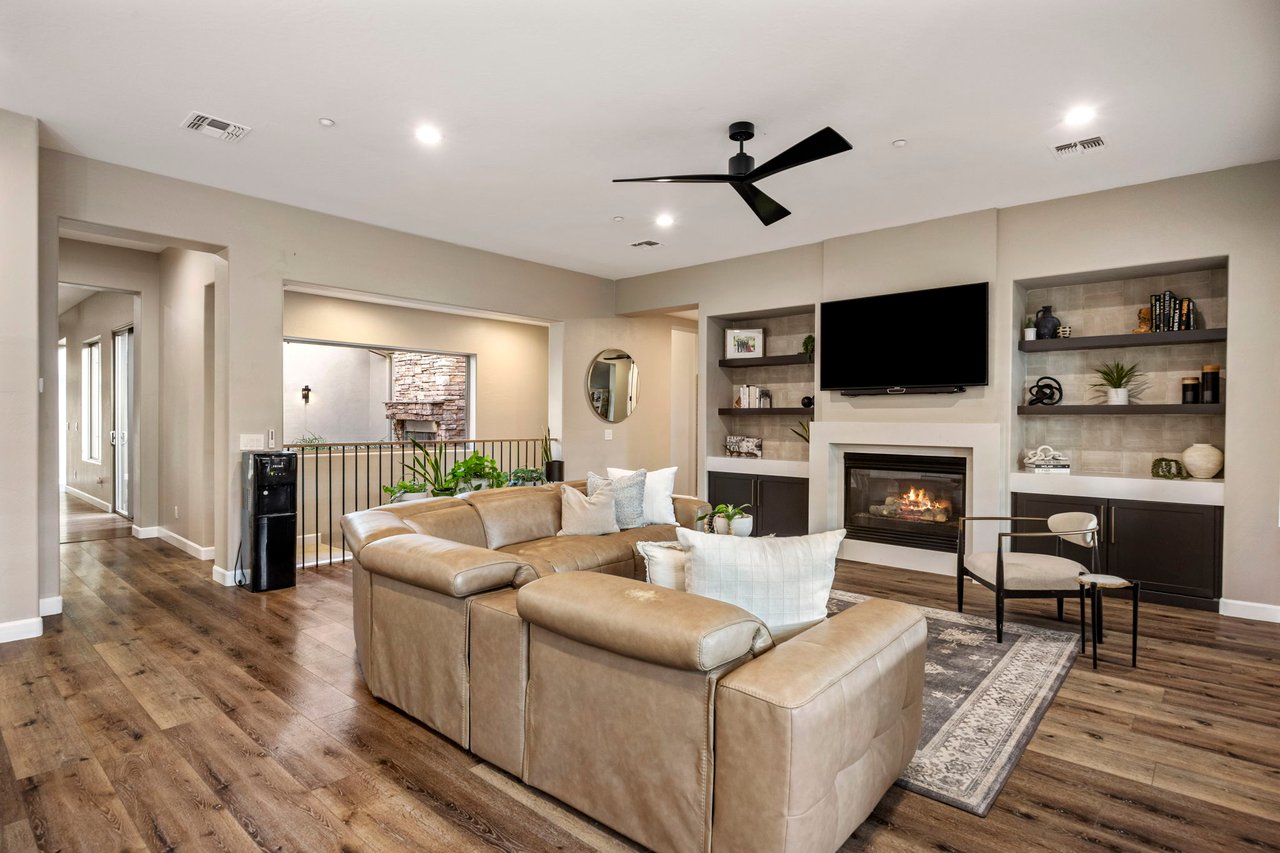 22936 N 39th Place