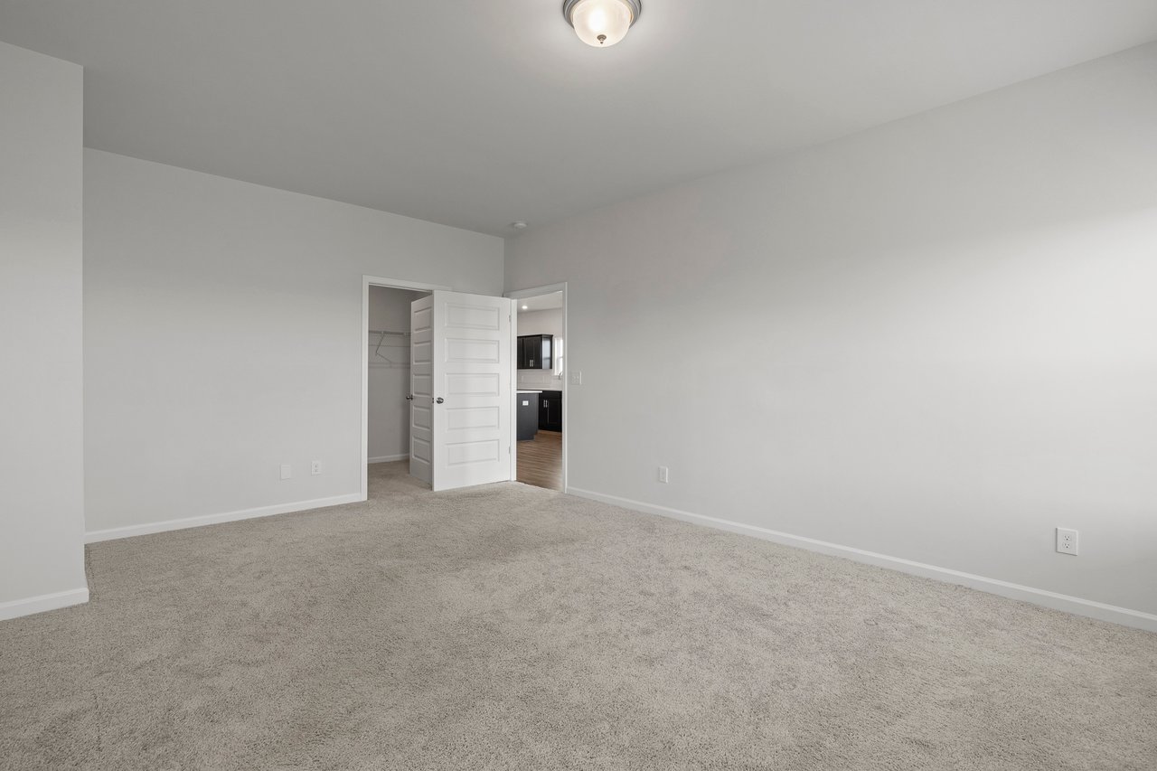 3-Bed, 2-Bath with Bonus Space & Mountain Views