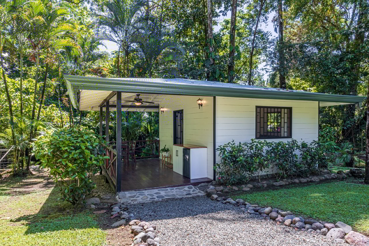  Luxury Homestead  Conveniently Located