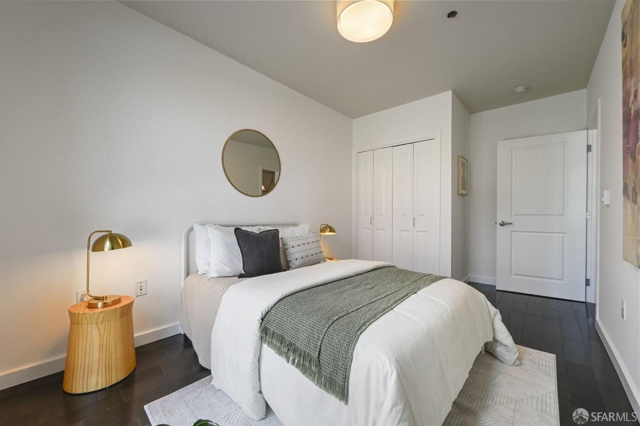 329 Bay Street # 204