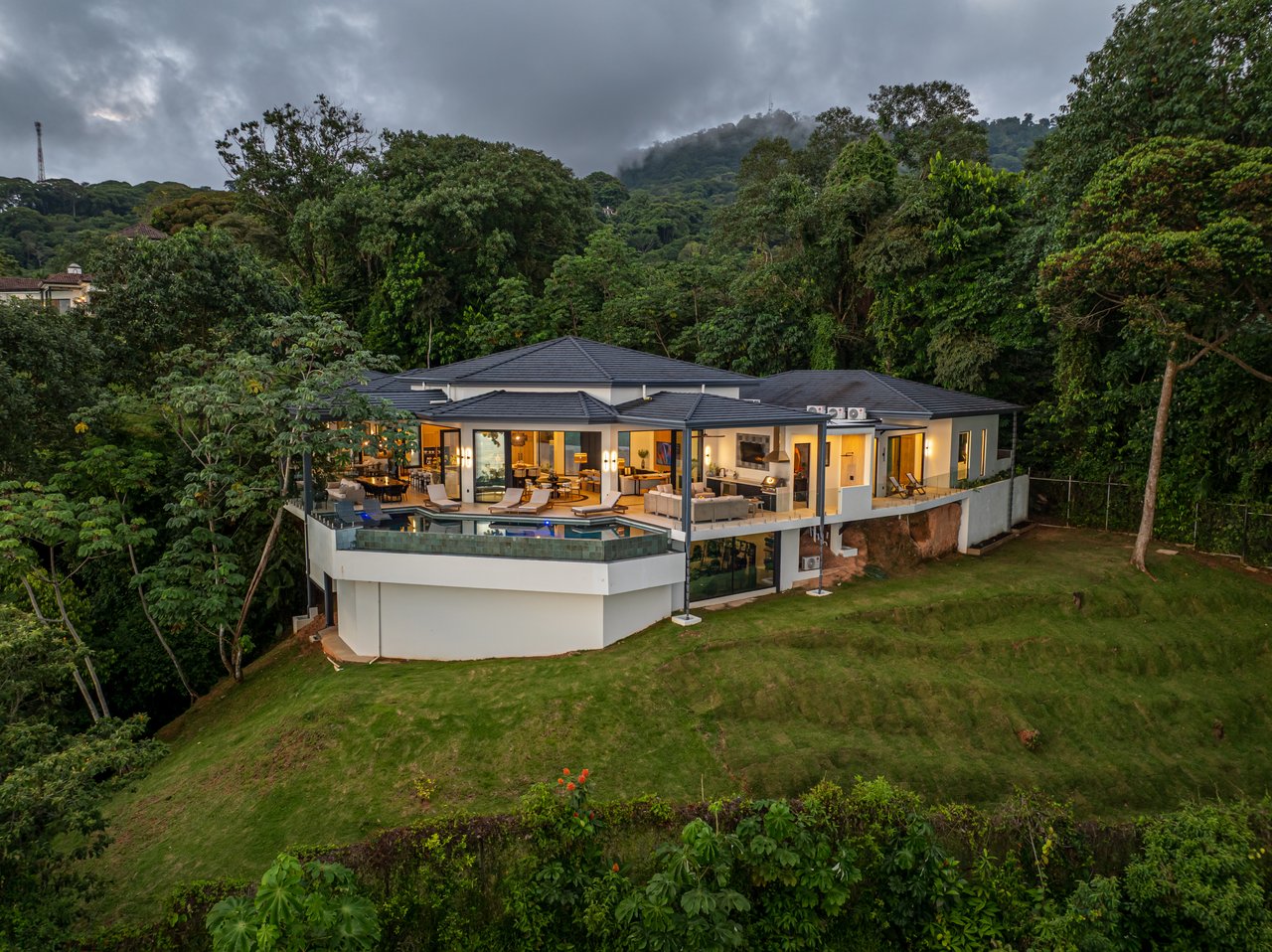 Luxury Estate in Escaleras - Incredible Ocean Views 5.5 Acres