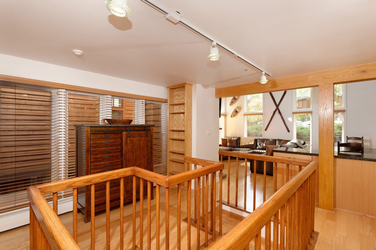 900 E Durant Street Unit: B-105