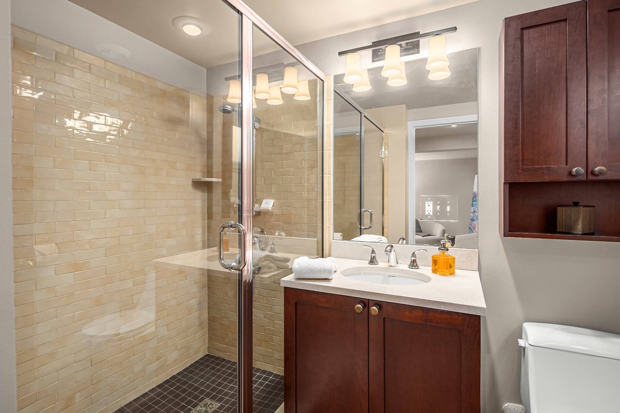 4105 SW Holly Street