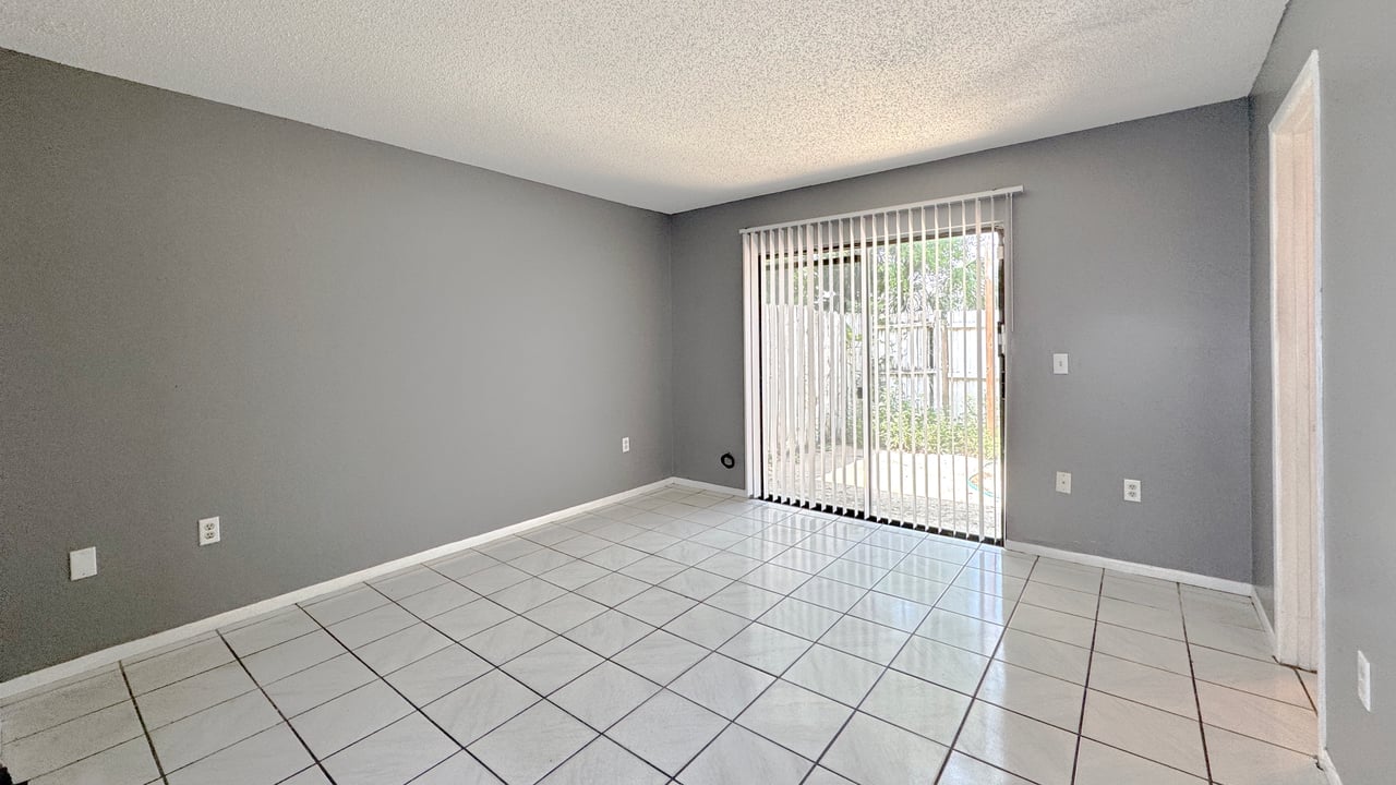 Lake Baldwin Area Townhouse with Private Garden Patio