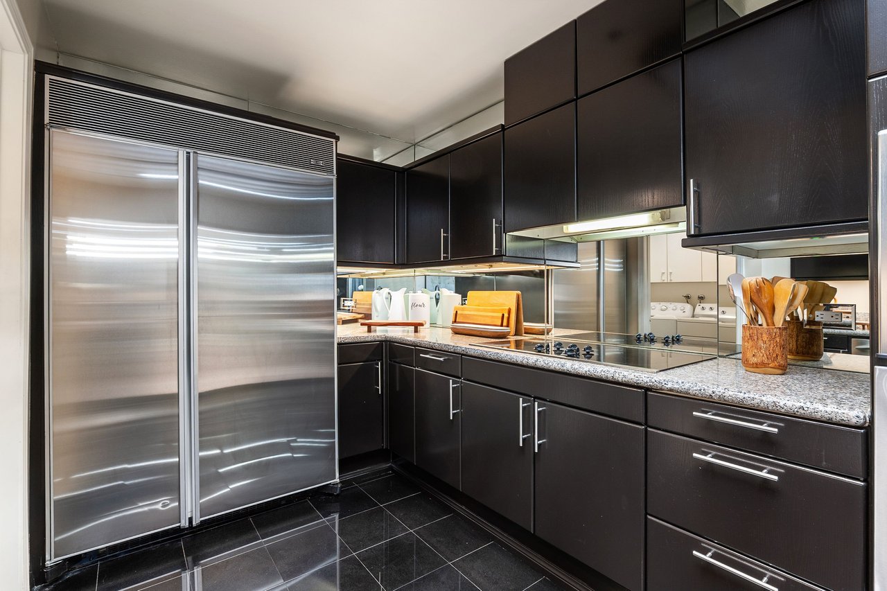 Park Wilshire #406, Wilshire Corridor