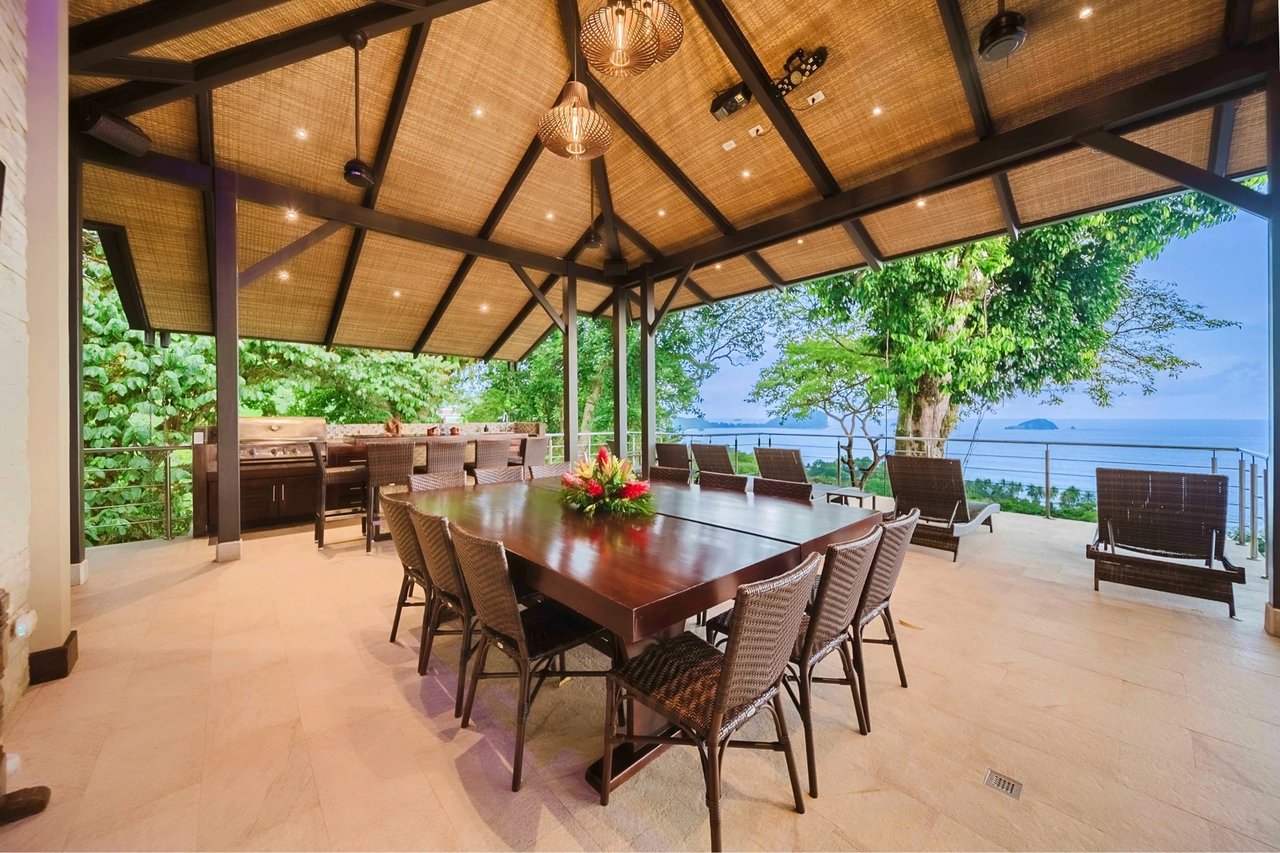 Vista Hermosa, Lucrative Contemporary Estate
