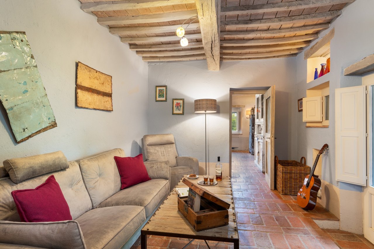 Renovated 18th Century Tuscan Home With Beautiful Hill Views