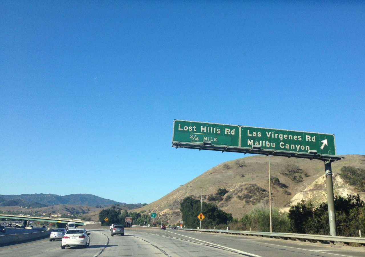 US 101 signs for Lost Hills Road and Las Virgenes Road in Calabasas