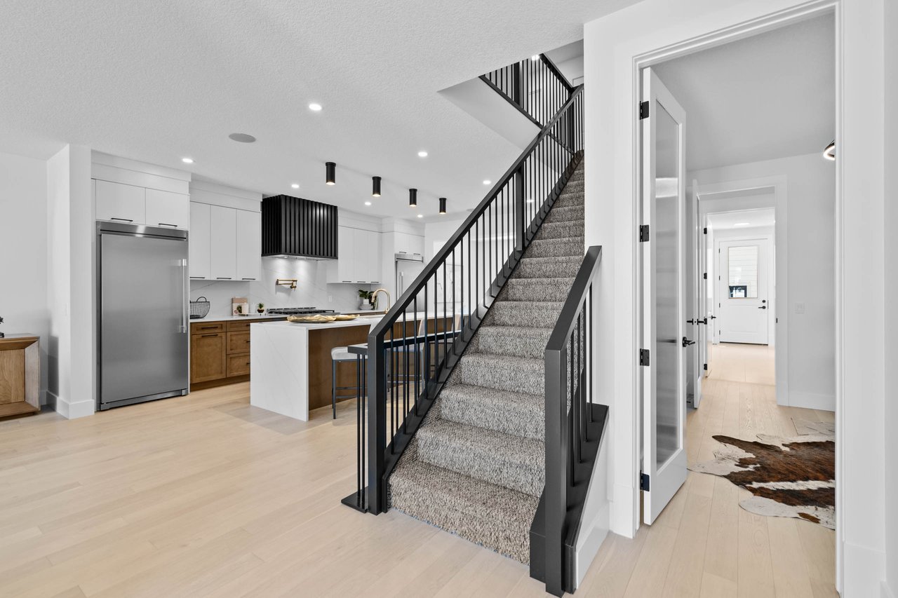227 Calais Drive SW
