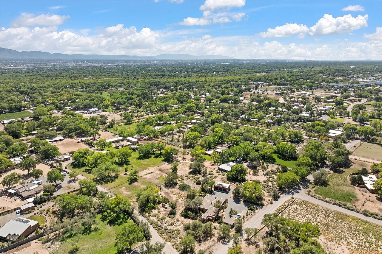 490 El Camino Campo