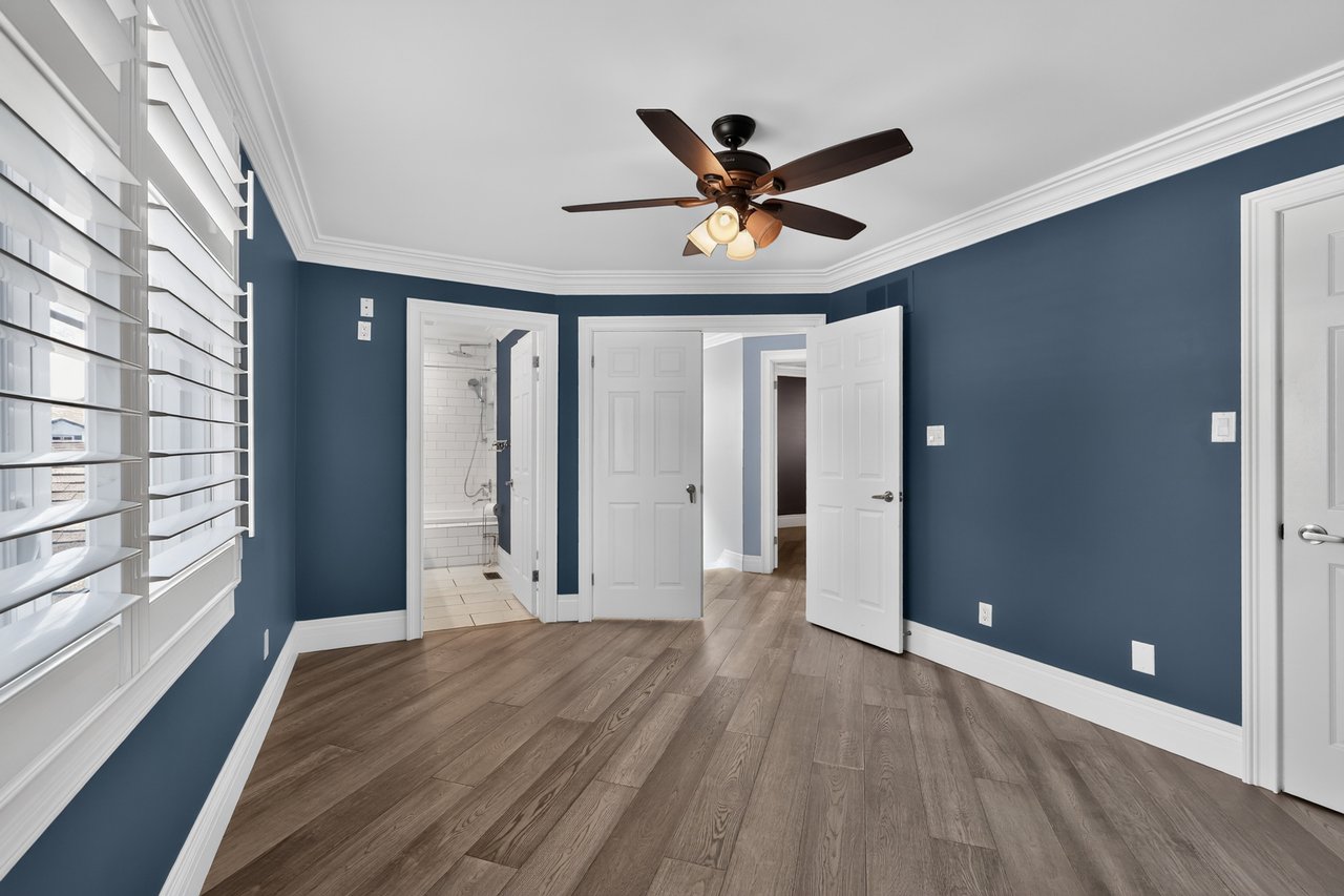 2102 Salma Crescent, Burlington
