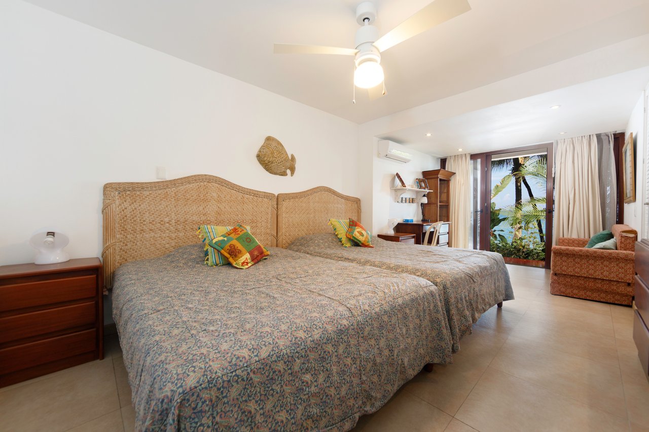 Beachfront Surf Villa, Jaco, Puntarenas