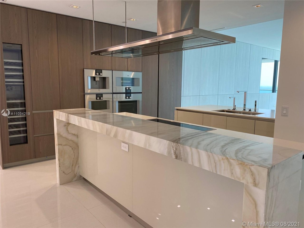 18501 Collins Ave, #1103