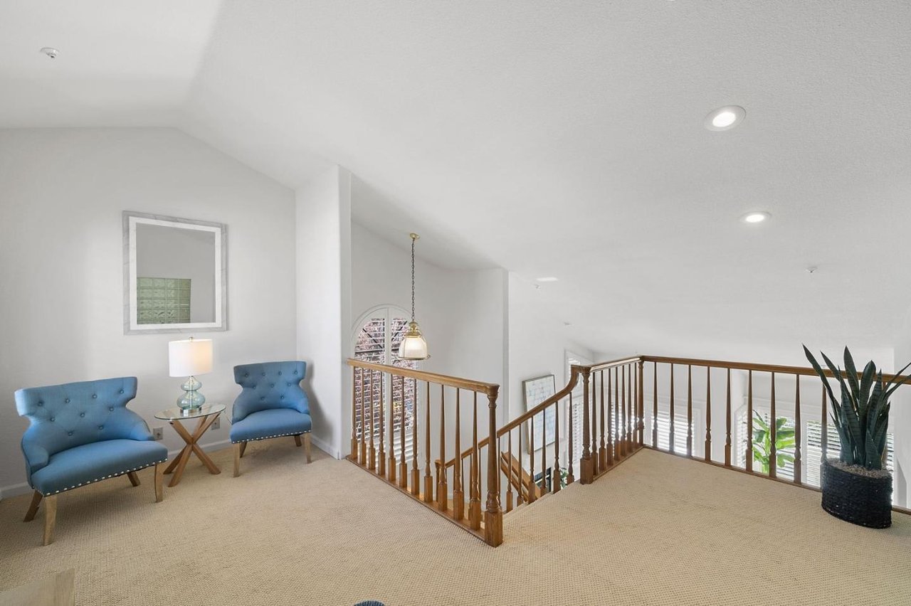 13 Tulip Ln