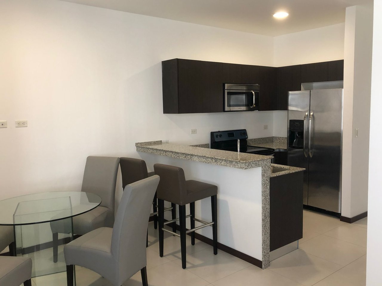 Modern Poolside Terrace Condo, Heredia