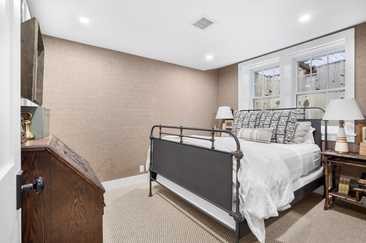 7 Judith Chase Ln - Guest House