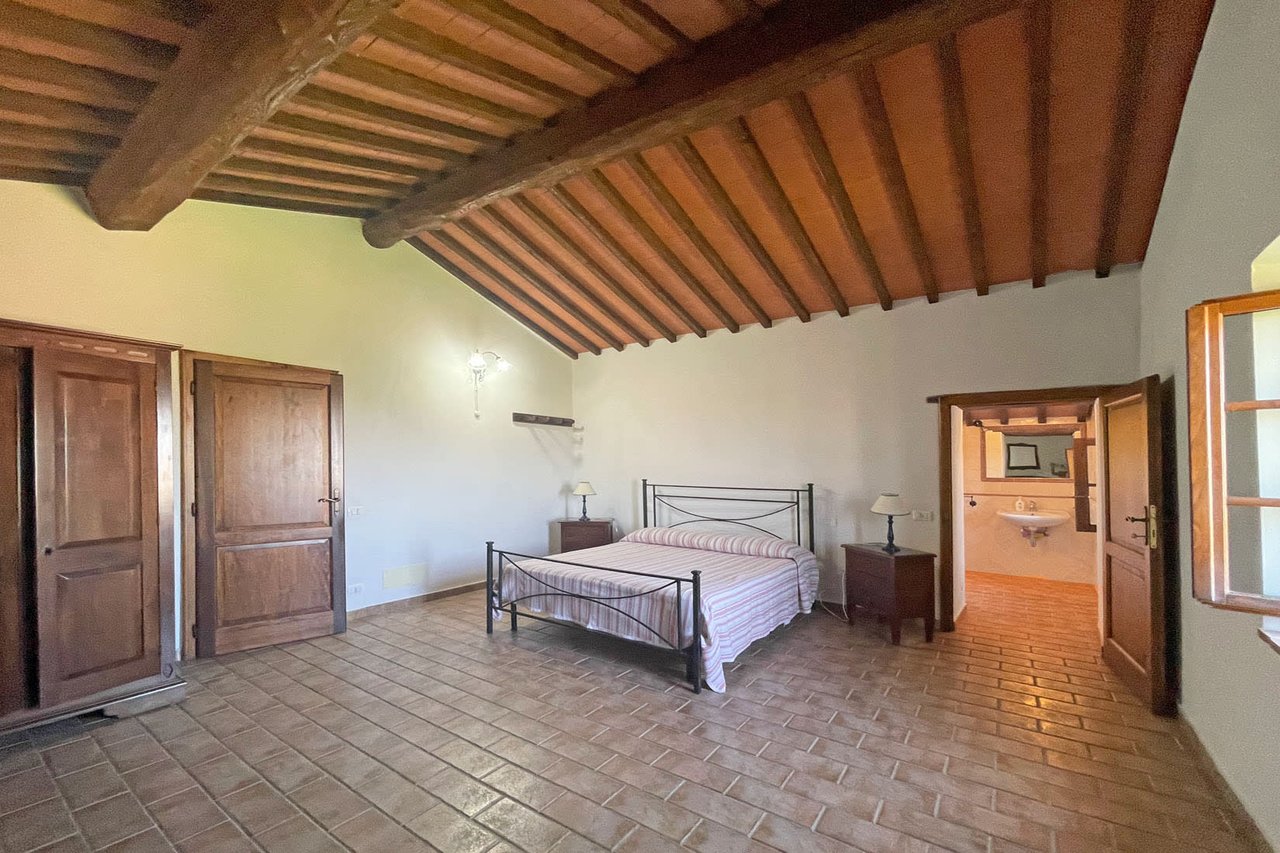 TENUTA IL GRANO “Charming Panoramic Farmhouse For Sale in Val d'Orcia”