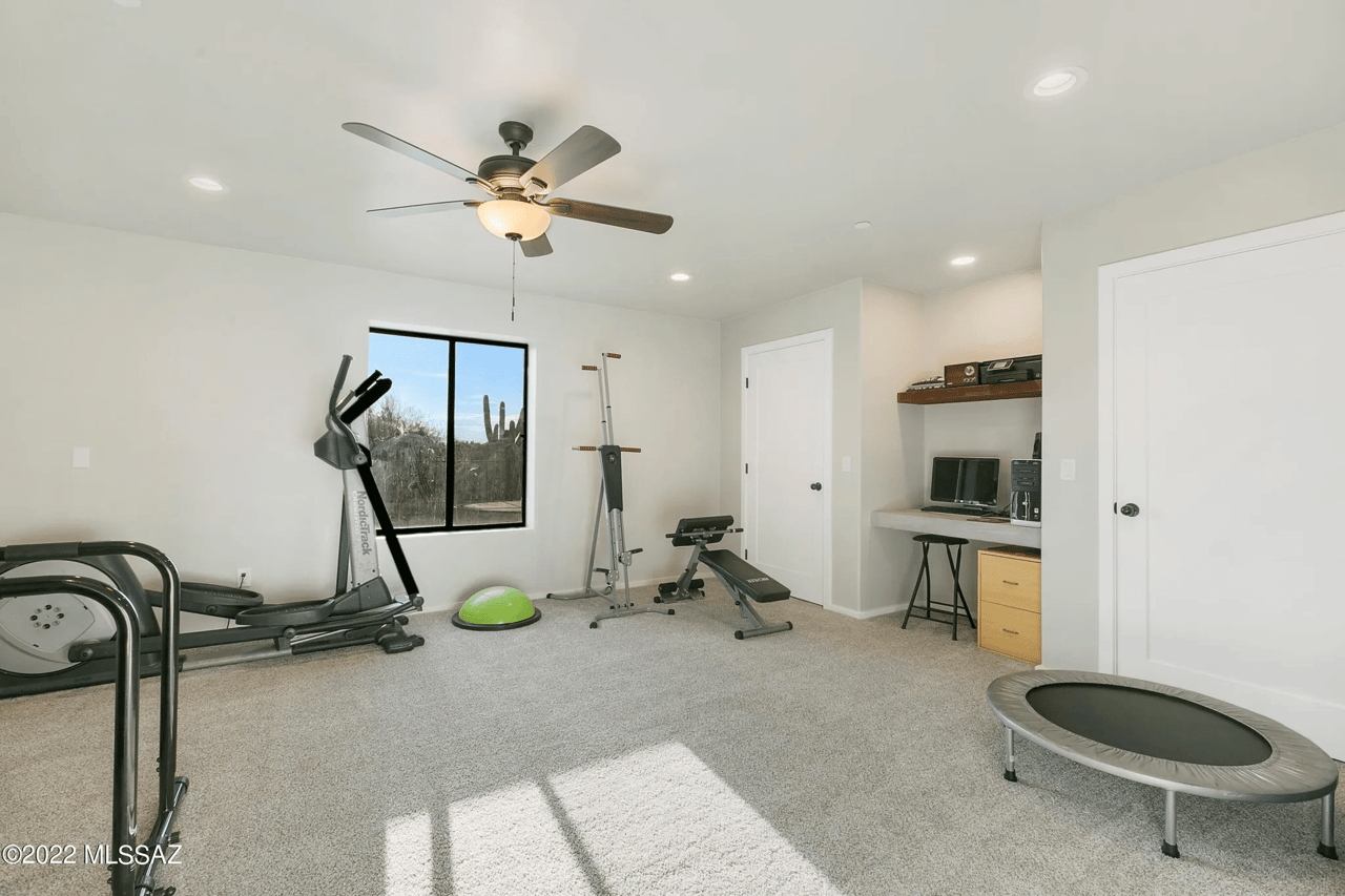 2236 W Owl Head Pl