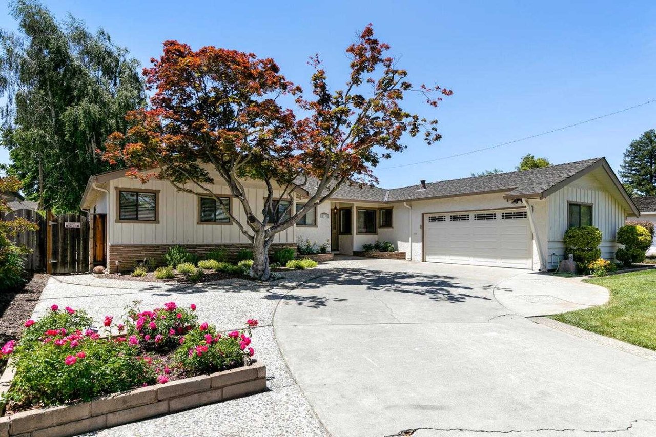 2333 Kayla CT