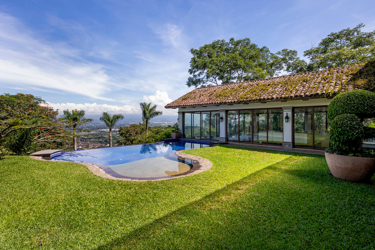 Panoramic View Mountain Estate, Ciudad Colon, San Jose