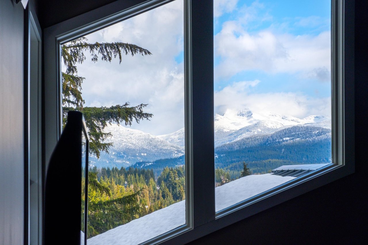 3369 Panorama Ridge