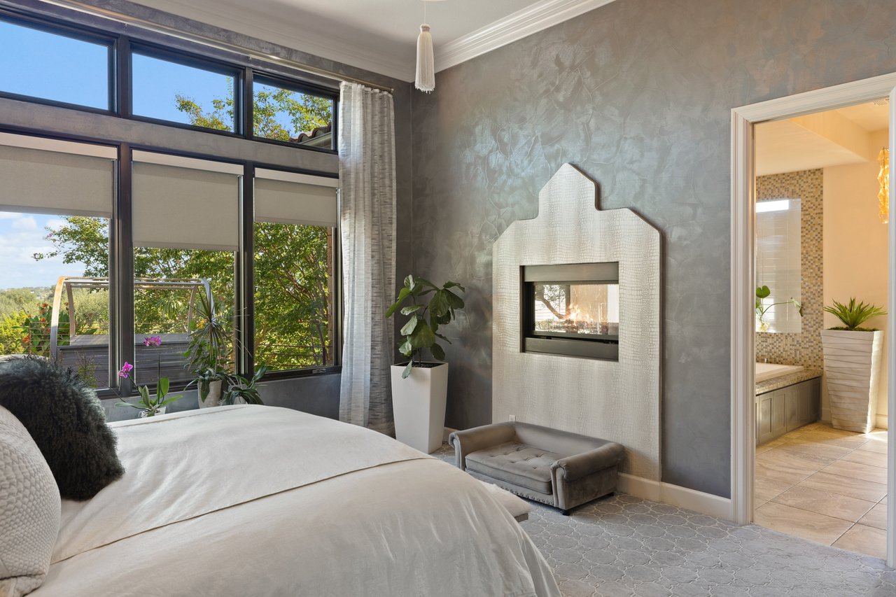 12802 Hacienda Ridge
