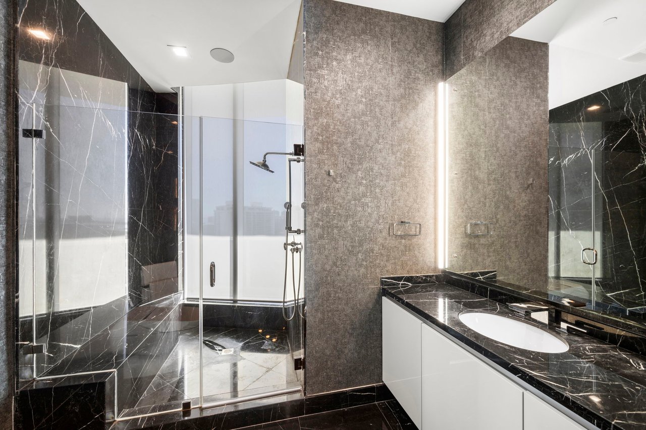 4100 Island Blvd # 1 Unit: PH-1