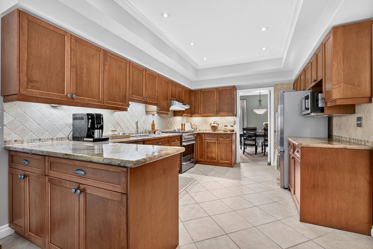 Executive Millcroft Townhome