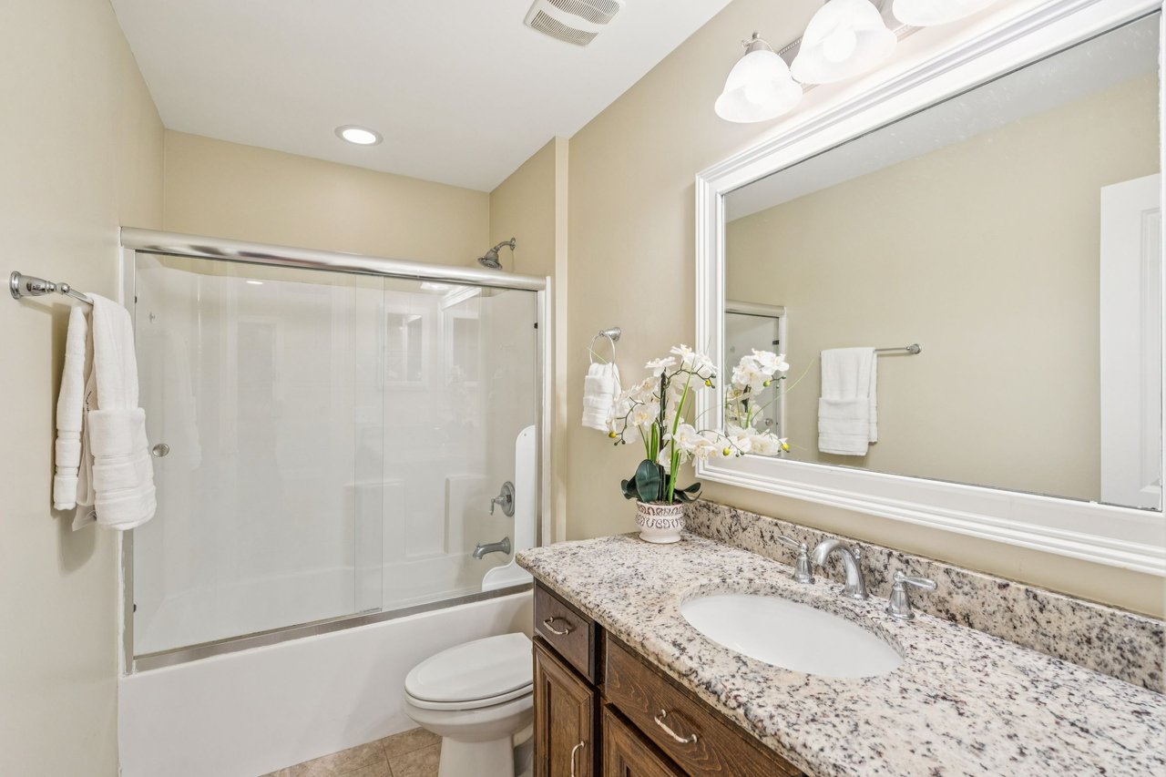 5516 Crescent View Dr