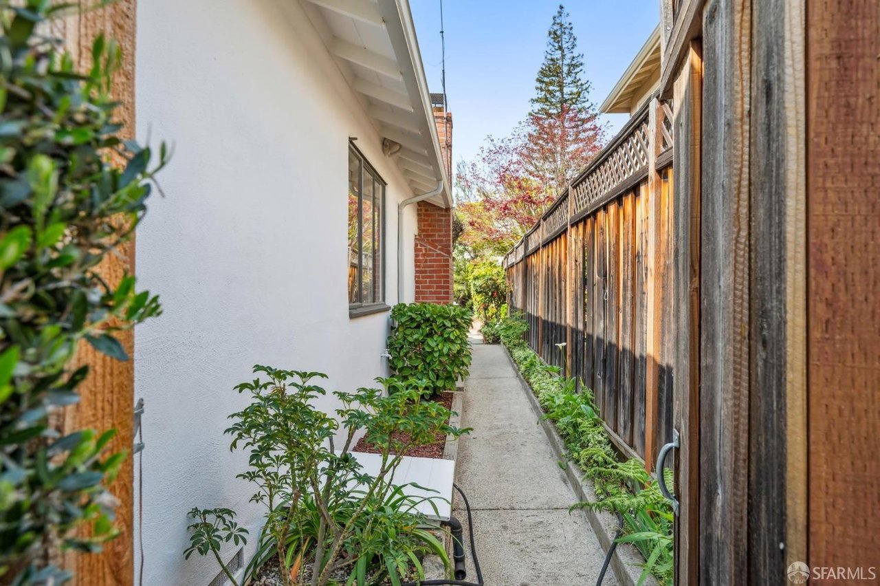 2495 Ramona Street