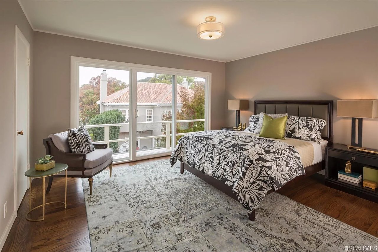72 Santa Ana Ave, St Francis Wood
