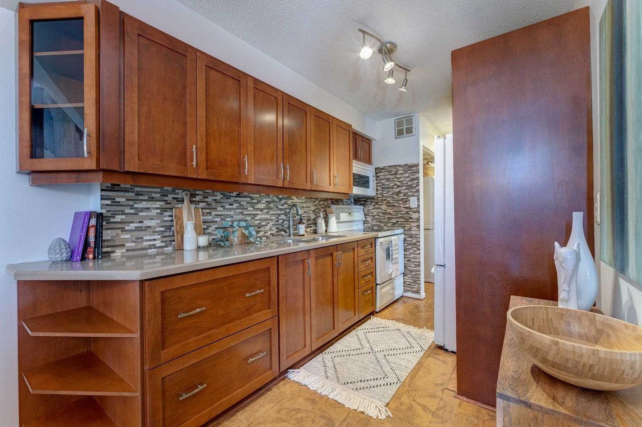 90 Ling Rd, #404