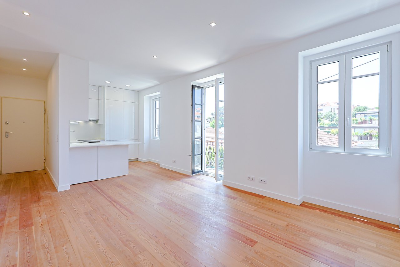 Elegant New T2 Apartment with Two Suites in Monte Estoril