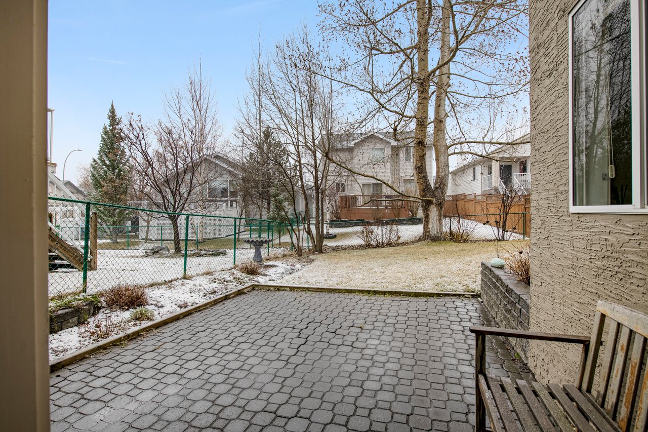 7 Valley Creek Bay NW