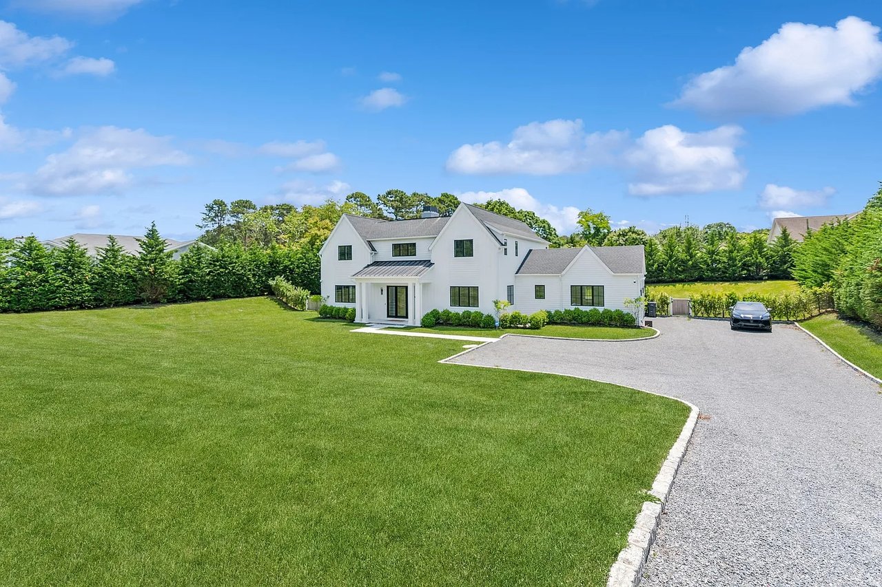 66 Shinnecock Hills Rd