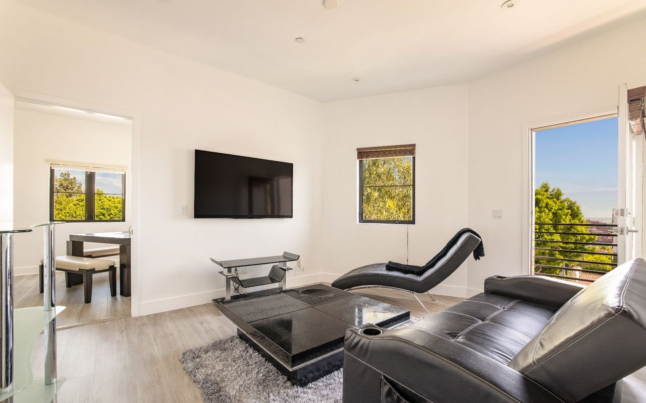 8788 Shoreham Dr Unit: PH43