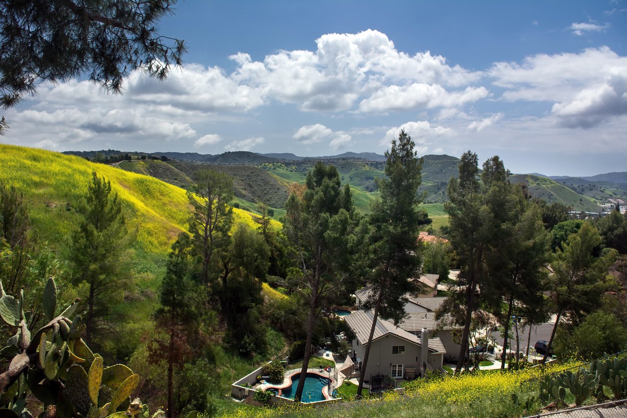 26024 Farmfield Road, Calabasas