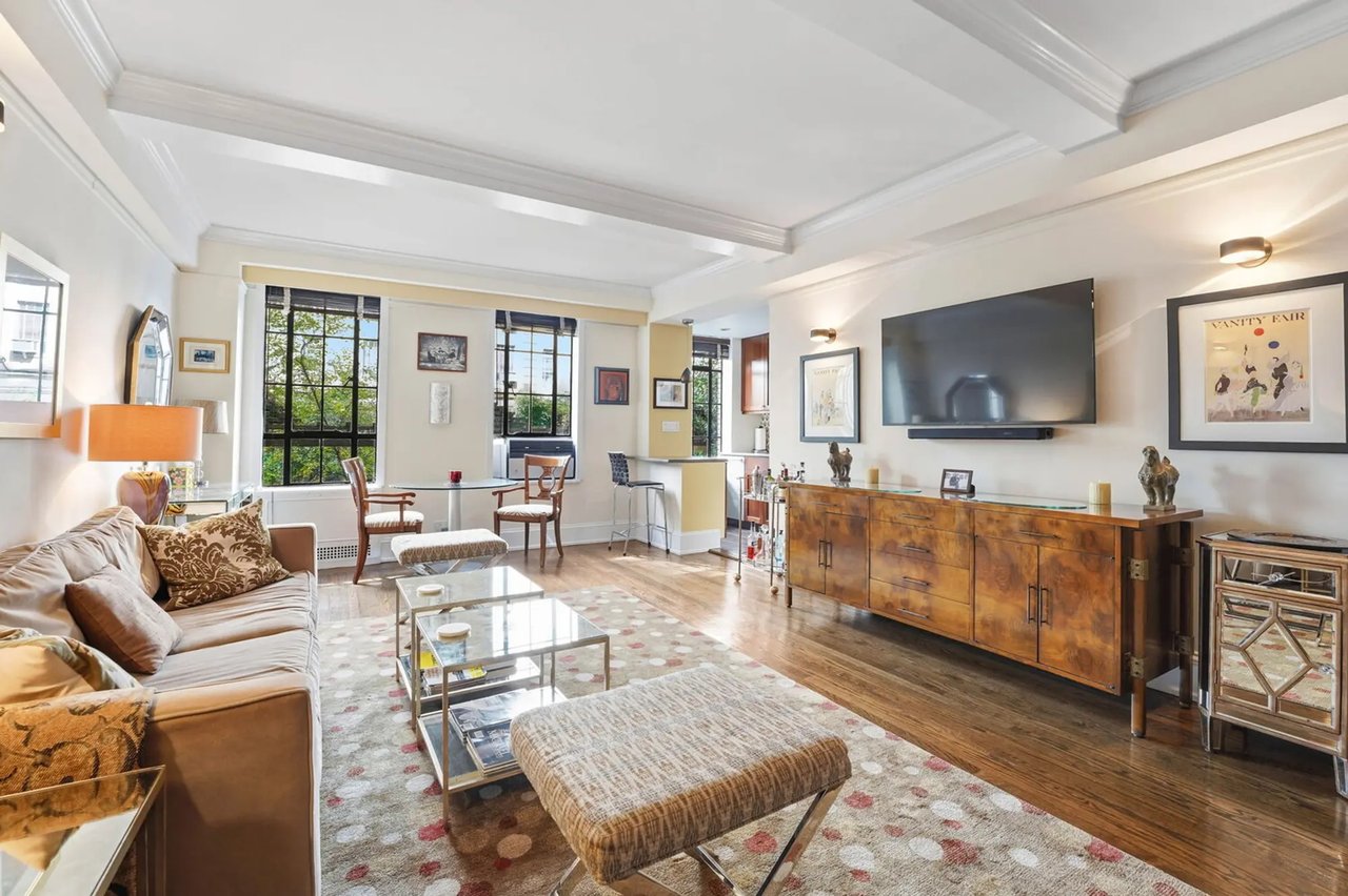 333 W 56th St Apt 2L