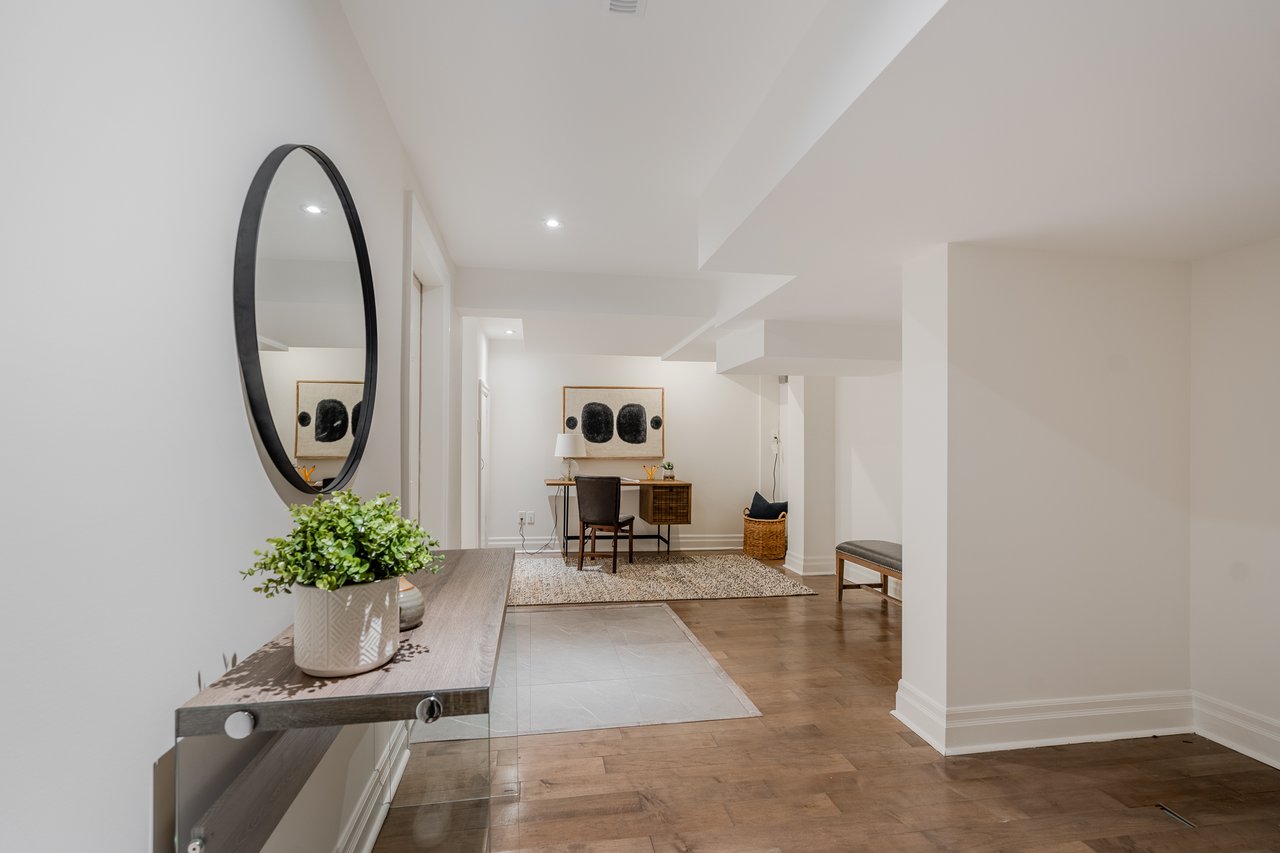 31 Fallingbrook Dr