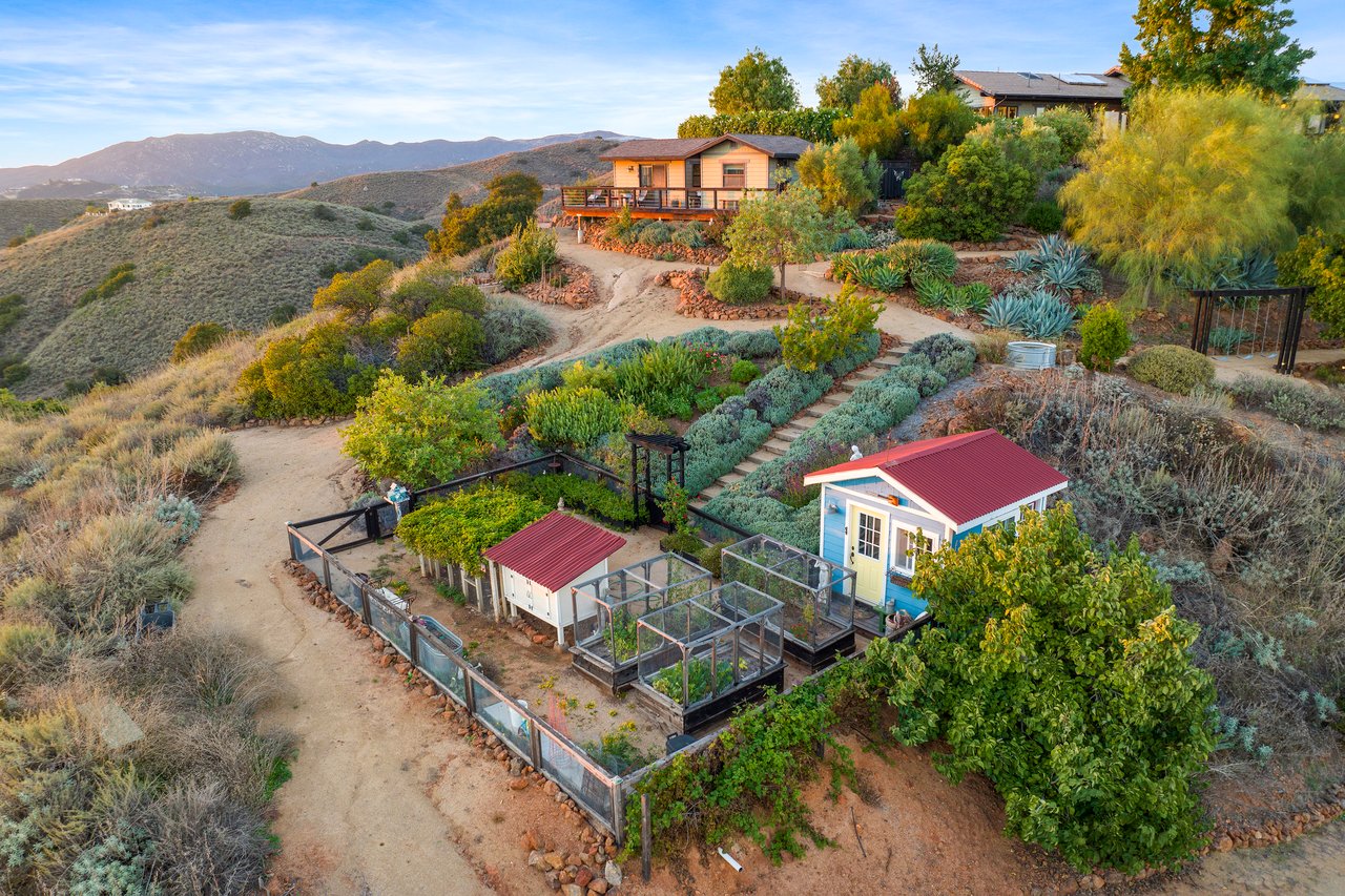 41005 Valle Vista
