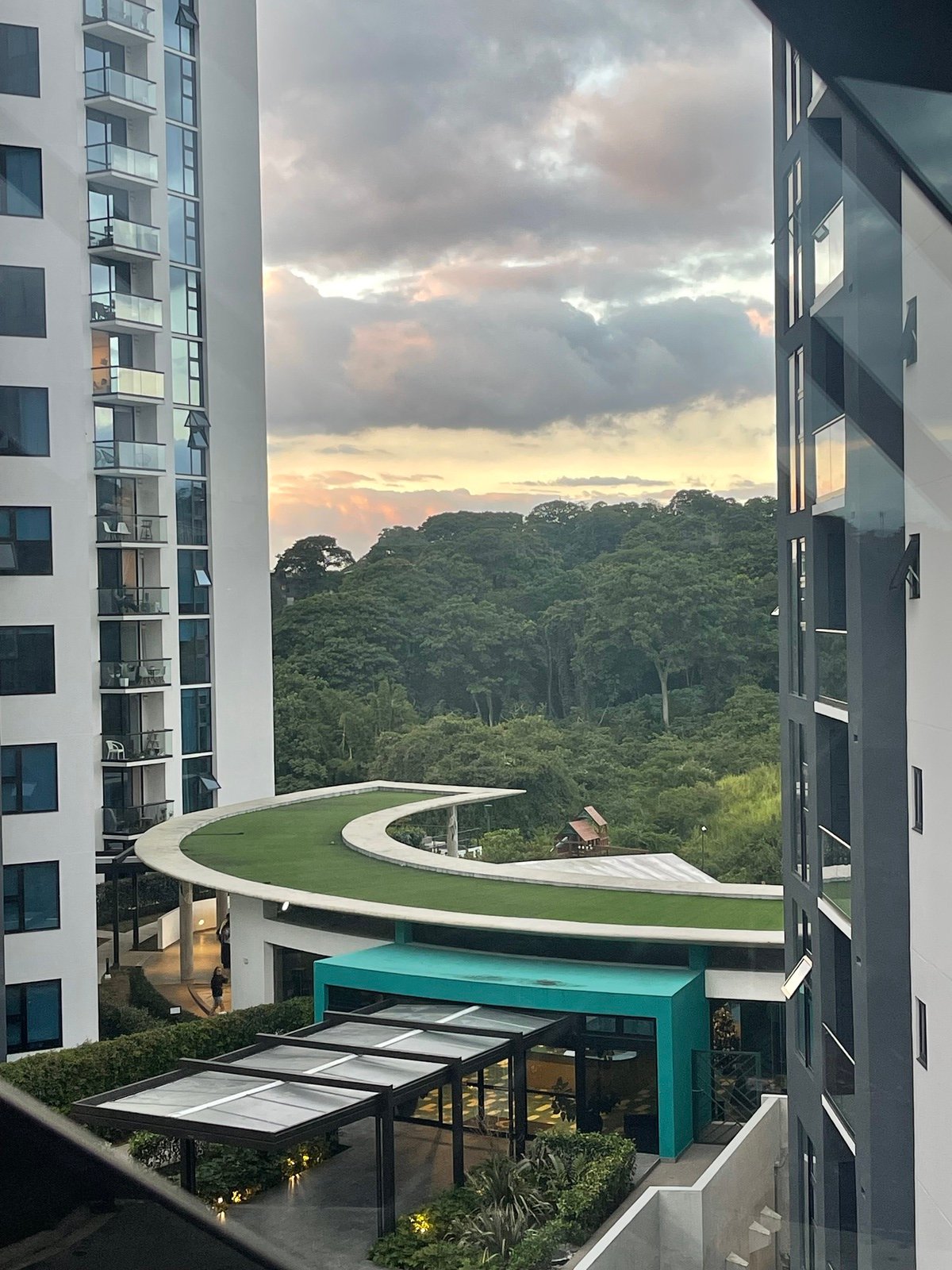 Dual Balcony City Apartment, Sabana and Rohrmoser, San Jose